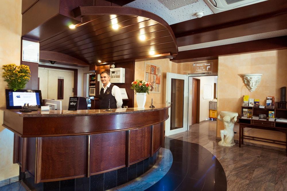 Aparthotel Astro - Nichtraucherhotel Στουτγκάρδη Εξωτερικό φωτογραφία